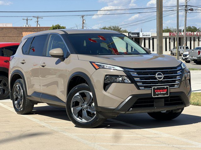 Used 2025 Nissan Rogue SV FWD image 2