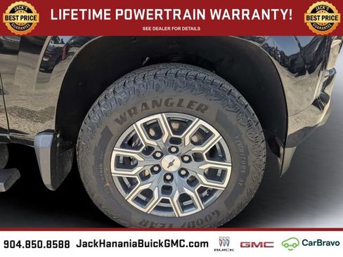 Used 2024 Chevrolet Colorado Z71 w/ Z71 Convenience Package 2 AWD/4WD image 10