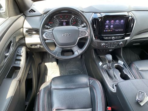 Used 2023 Chevrolet Traverse LT FWD image 19