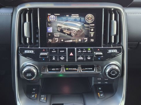 New 2026 Lexus LX 600 4WD w/ Luxury Package image 13