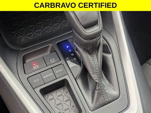 Used 2020 Toyota RAV4 LE FWD image 21