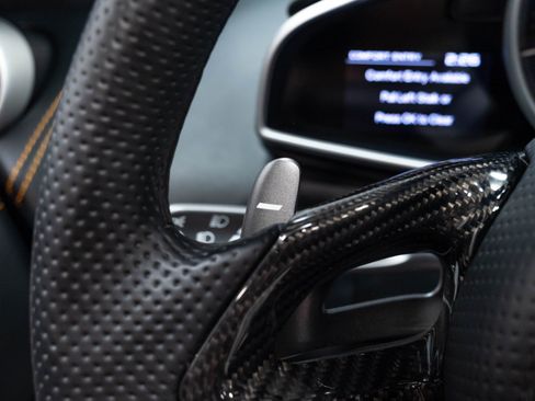 Used 2015 McLaren 650S Spider RWD image 40