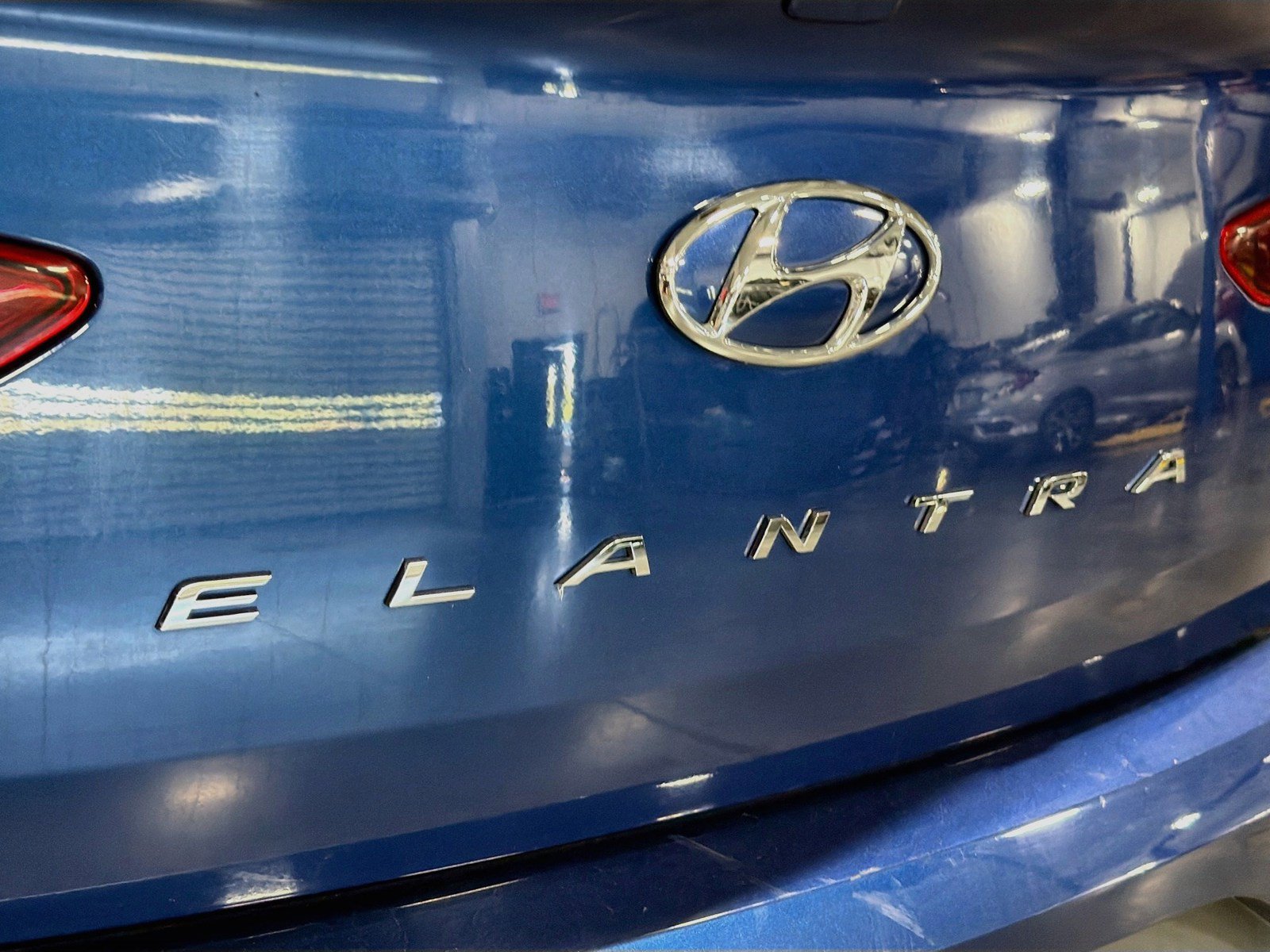 Used 2020 Hyundai Elantra SE FWD image 24