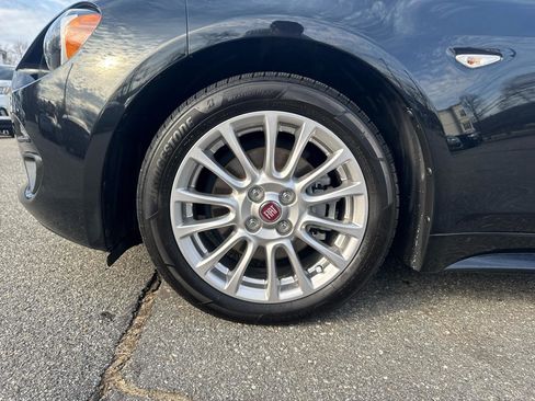 Used 2017 FIAT 124 Spider Classica image 32