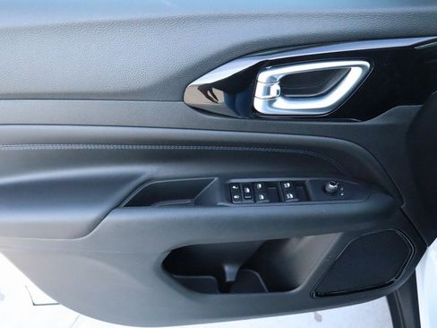 New 2026 Jeep Compass Latitude image 14