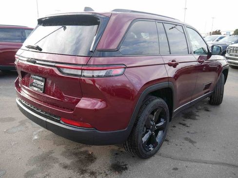 New 2025 Jeep Grand Cherokee Altitude image 18