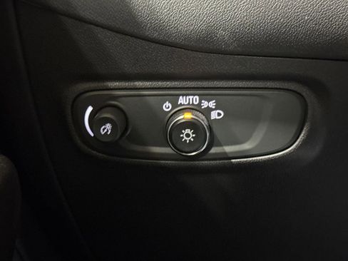 Used 2023 Chevrolet Equinox LS image 17