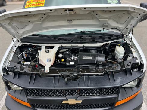 Used 2013 Chevrolet Express 3500 Extended image 33