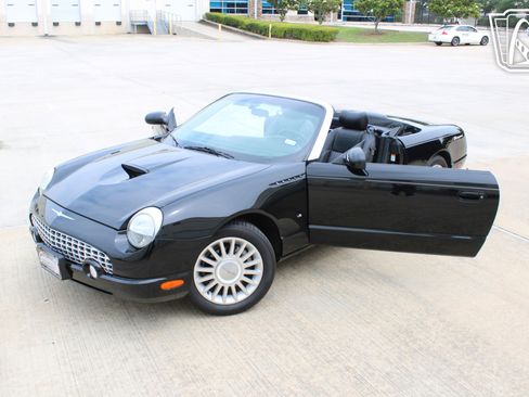 Used 2004 Ford Thunderbird RWD image 7