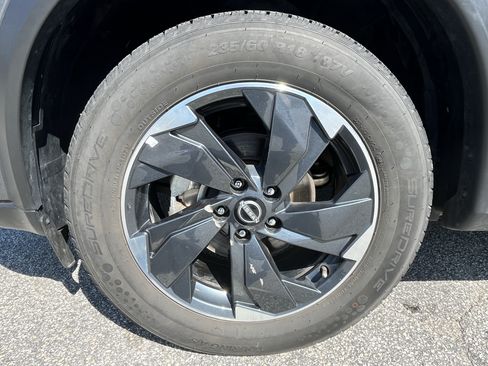 Used 2024 Nissan Rogue SV AWD/4WD image 12