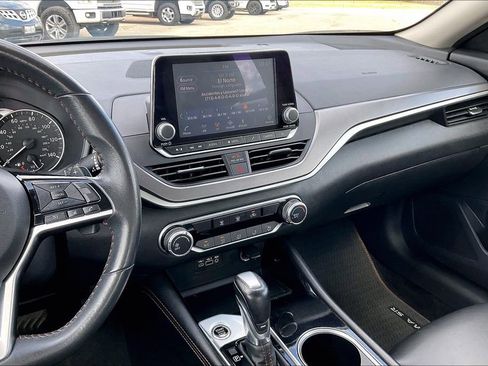 Used 2024 Nissan Altima 2.5 SR image 9