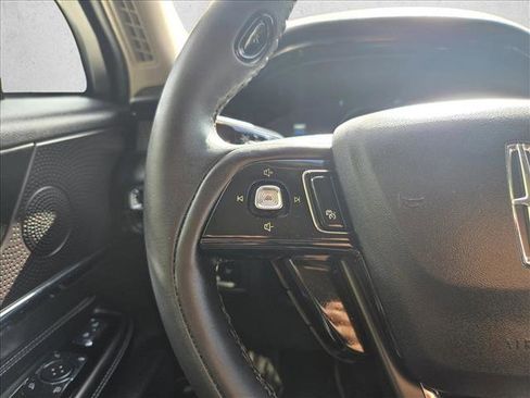 Used 2023 Lincoln Corsair Standard w/ Equipment Group 101A image 18