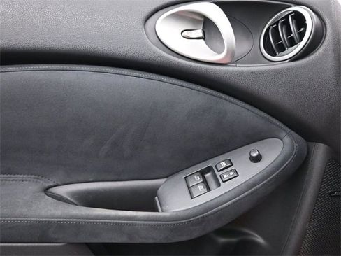 Used 2010 Nissan 370Z Touring image 22
