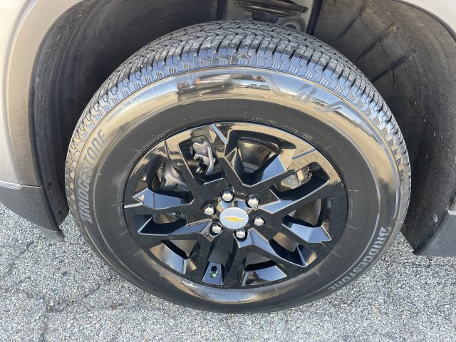 Used 2021 Chevrolet Traverse LT FWD image 10