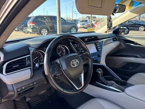 Used 2018 Toyota Camry SE image 7