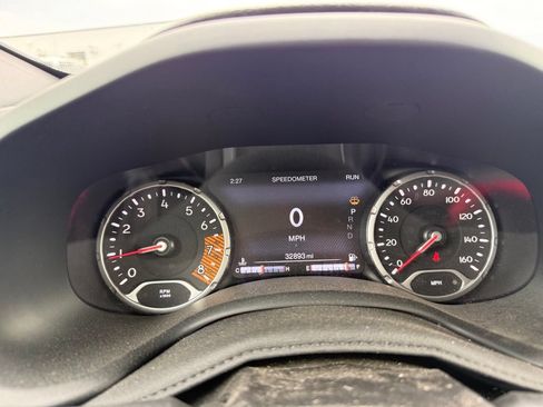 Used 2022 Jeep Renegade Latitude w/ Convenience Group AWD/4WD image 17