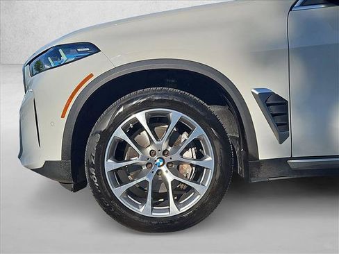 Used 2024 BMW X5 xDrive40i w/ Premium Package AWD/4WD image 22