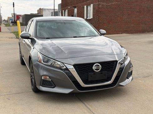 Used 2020 Nissan Altima 2.5 S FWD image 3
