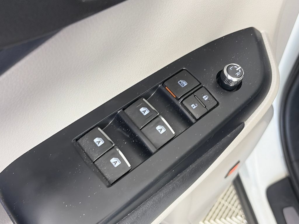 Used 2015 Toyota Highlander Limited Platinum AWD/4WD image 25