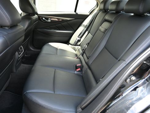 Used 2018 INFINITI Q50 Luxe w/ Essential Package (3.0T Luxe) AWD/4WD image 16