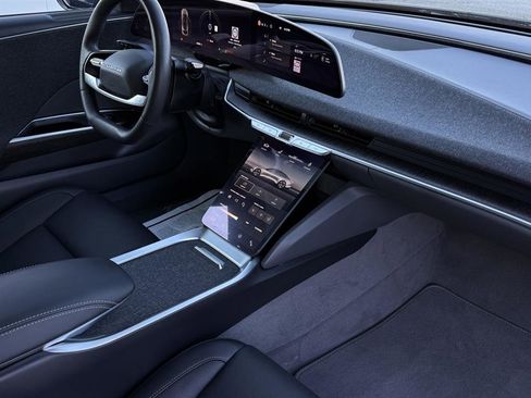Used 2024 Lucid Air Touring image 43