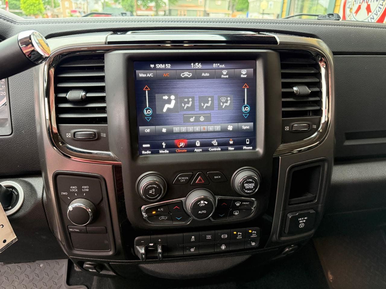 Used 2018 RAM 2500 Big Horn w/ Sport Appearance Group AWD/4WD image 16