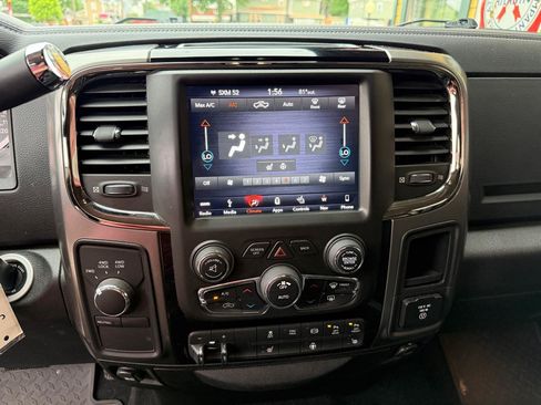 Used 2018 RAM 2500 Big Horn w/ Sport Appearance Group AWD/4WD image 16