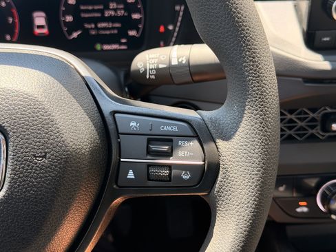 Certified 2025 Honda Accord SE image 25