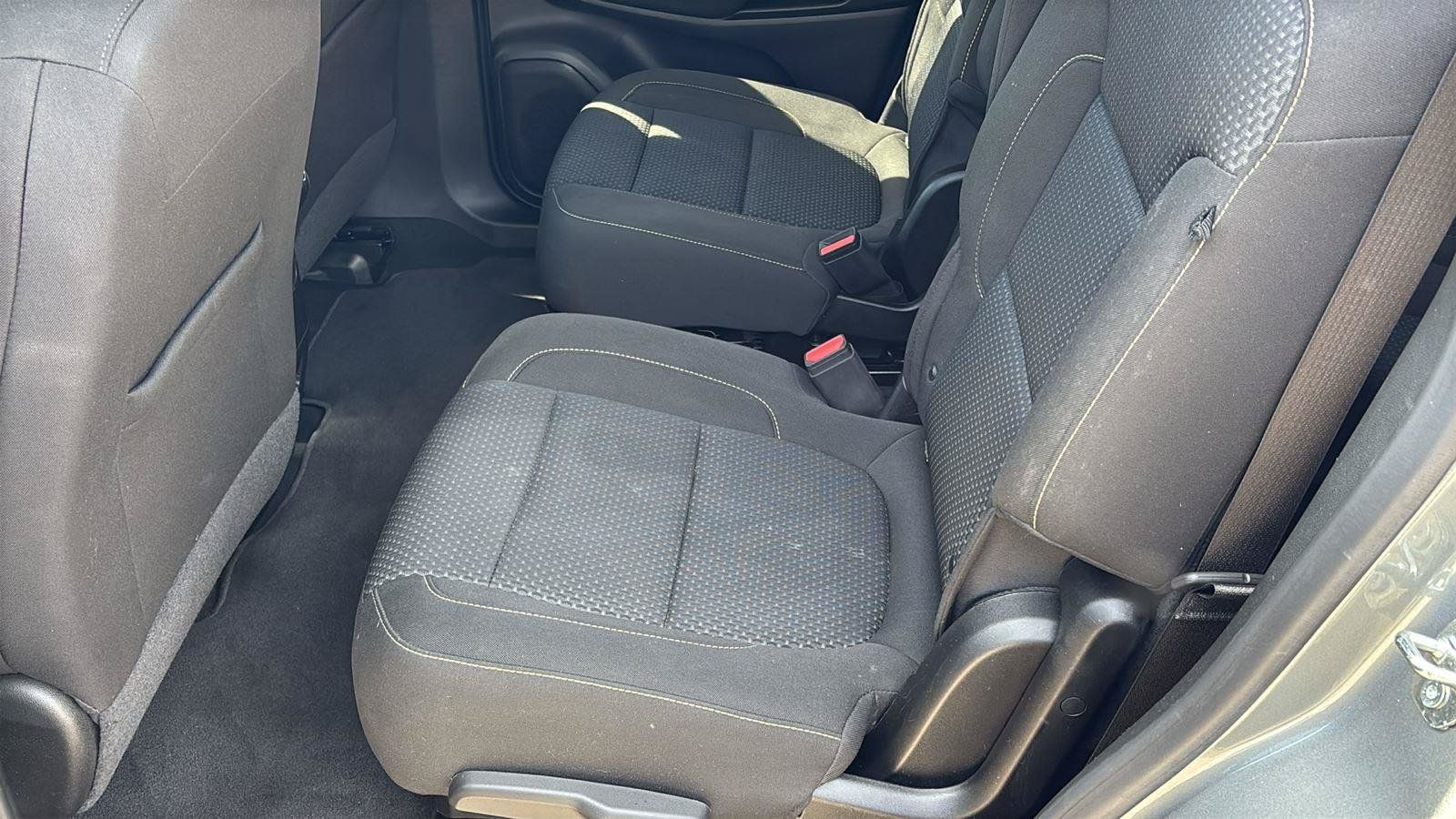 Certified 2023 GMC Acadia SLE w/ Driver Convenience Package FWD image 15