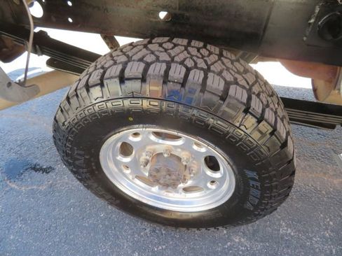 Used 2004 GMC Sierra 2500 SLE w/ Skid Plate Package image 13