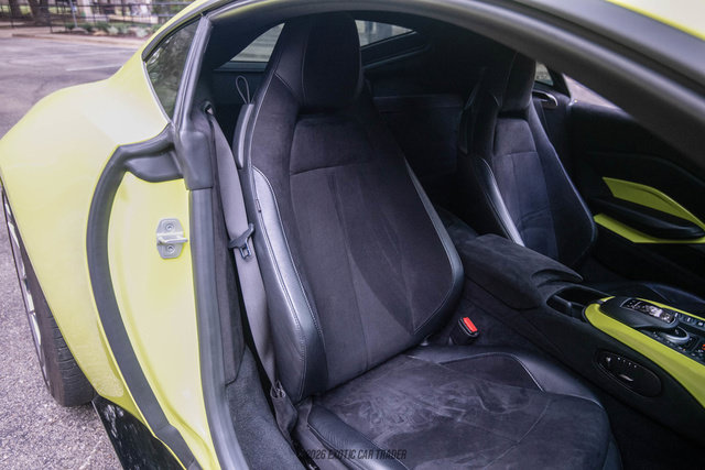 Used 2020 Aston Martin V8 Vantage Coupe RWD image 42