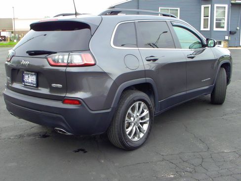 Used 2022 Jeep Cherokee Latitude Lux AWD/4WD image 2