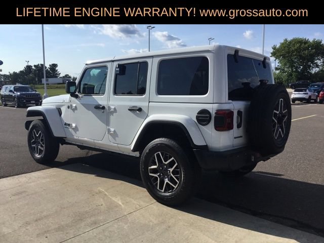 Used 2026 Jeep Wrangler Unlimited Sahara AWD/4WD image 6