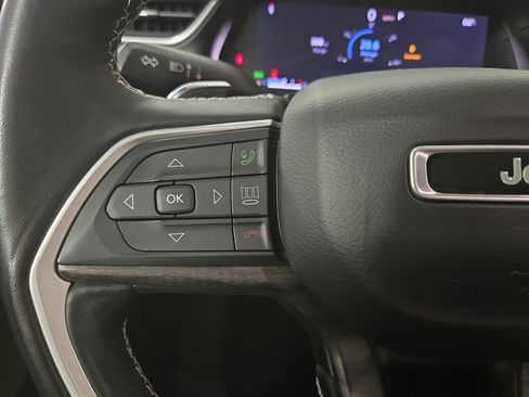 Certified 2021 Jeep Grand Cherokee L Limited AWD/4WD image 17