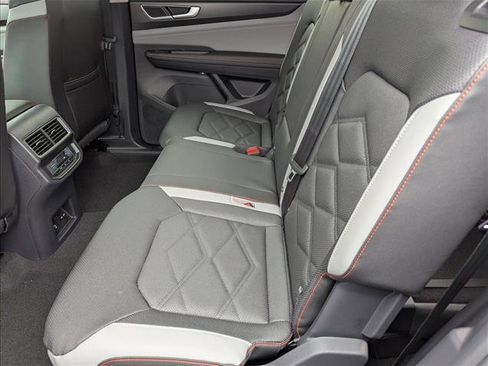 New 2026 Volkswagen Atlas Peak Edition image 26