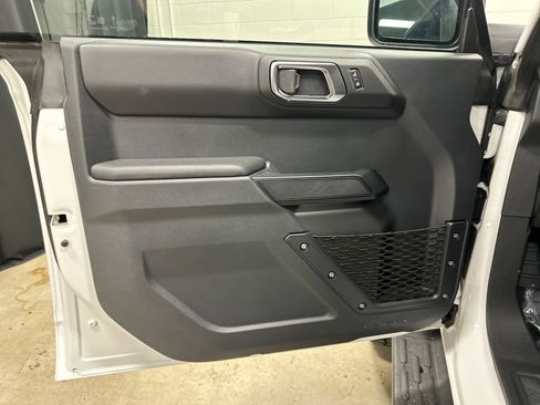 Used 2025 Ford Bronco Outer Banks AWD/4WD image 14