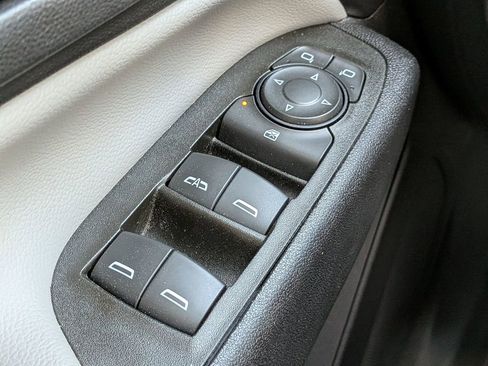 Used 2023 Chevrolet Equinox LS image 23