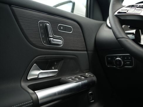 New 2026 Mercedes-Benz GLA 250 4MATIC image 23