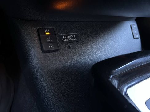 Used 2016 Toyota Prius Four Touring FWD image 17