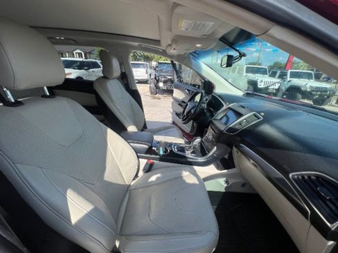 Used 2017 Ford Edge Titanium w/ Equipment Group 301A FWD image 13