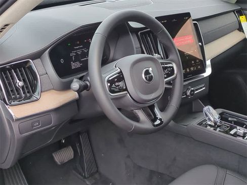 New 2026 Volvo XC90 B6 Plus w/ Protection Package Premier image 2