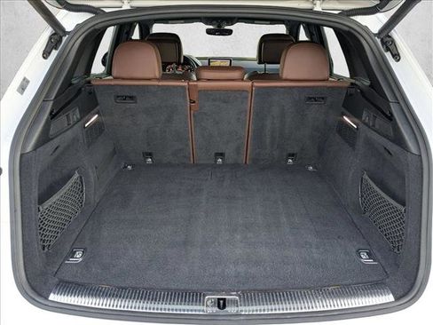 Used 2020 Audi Q5 e Premium Plus w/ Premium Plus Package image 6