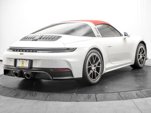 Certified 2026 Porsche 911 Targa 4 GTS AWD/4WD image 15