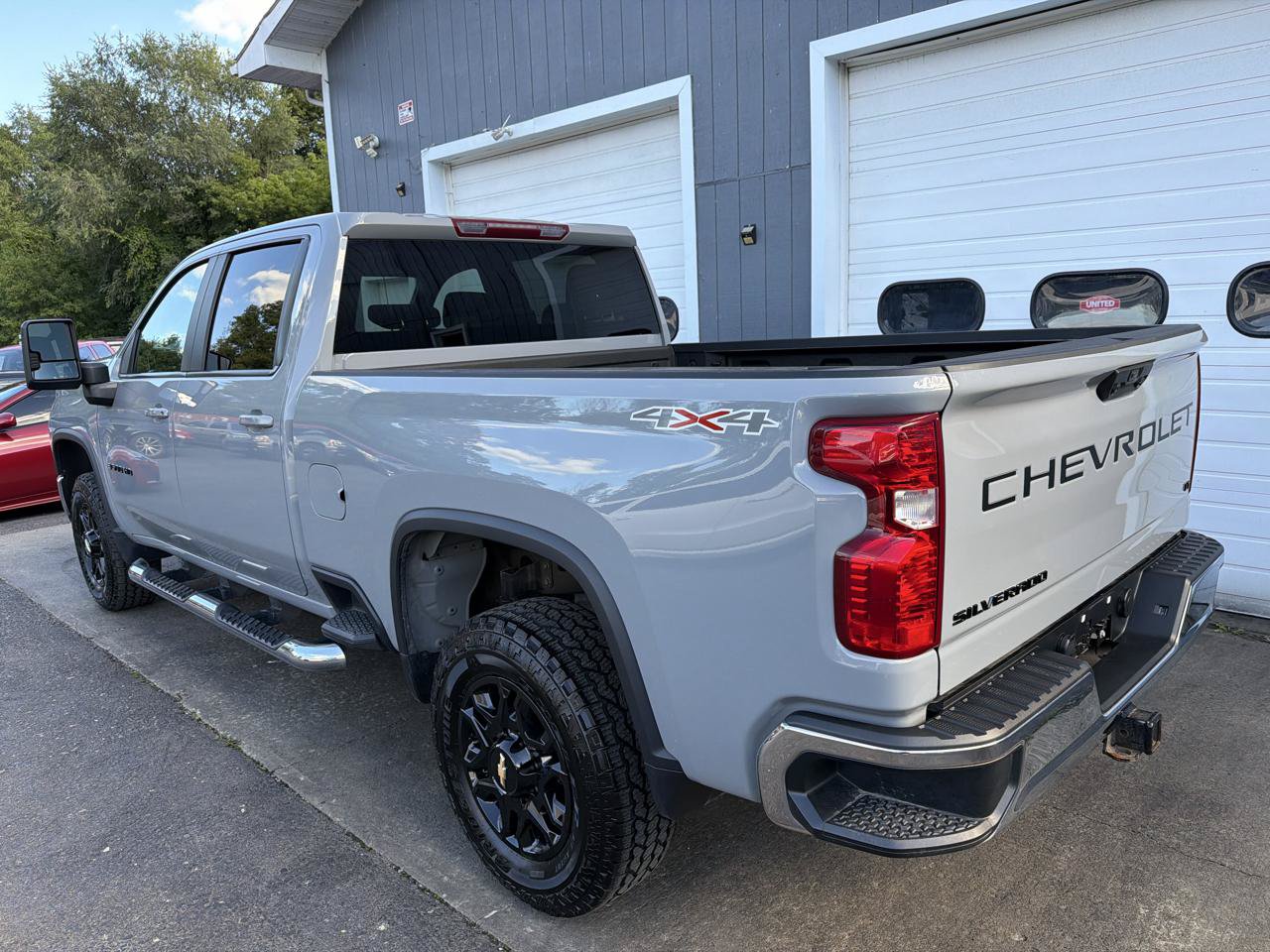 Used 2024 Chevrolet Silverado 3500 LT AWD/4WD image 6