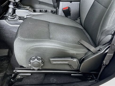 Used 2021 Jeep Wrangler Sport image 20