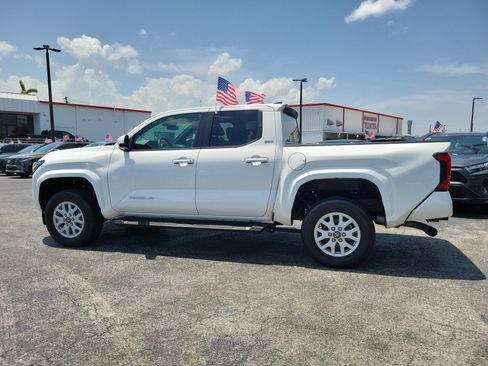 Used 2024 Toyota Tacoma SR5 RWD image 7