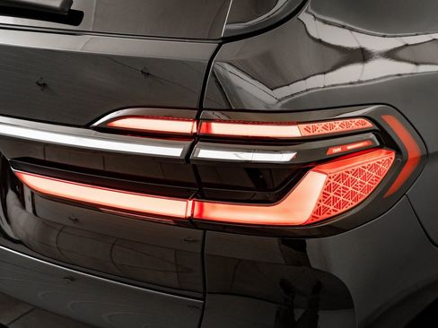 Used 2024 BMW X7 xDrive40i image 9