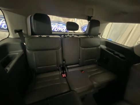 Used 2025 Ford Expedition Active RWD image 18