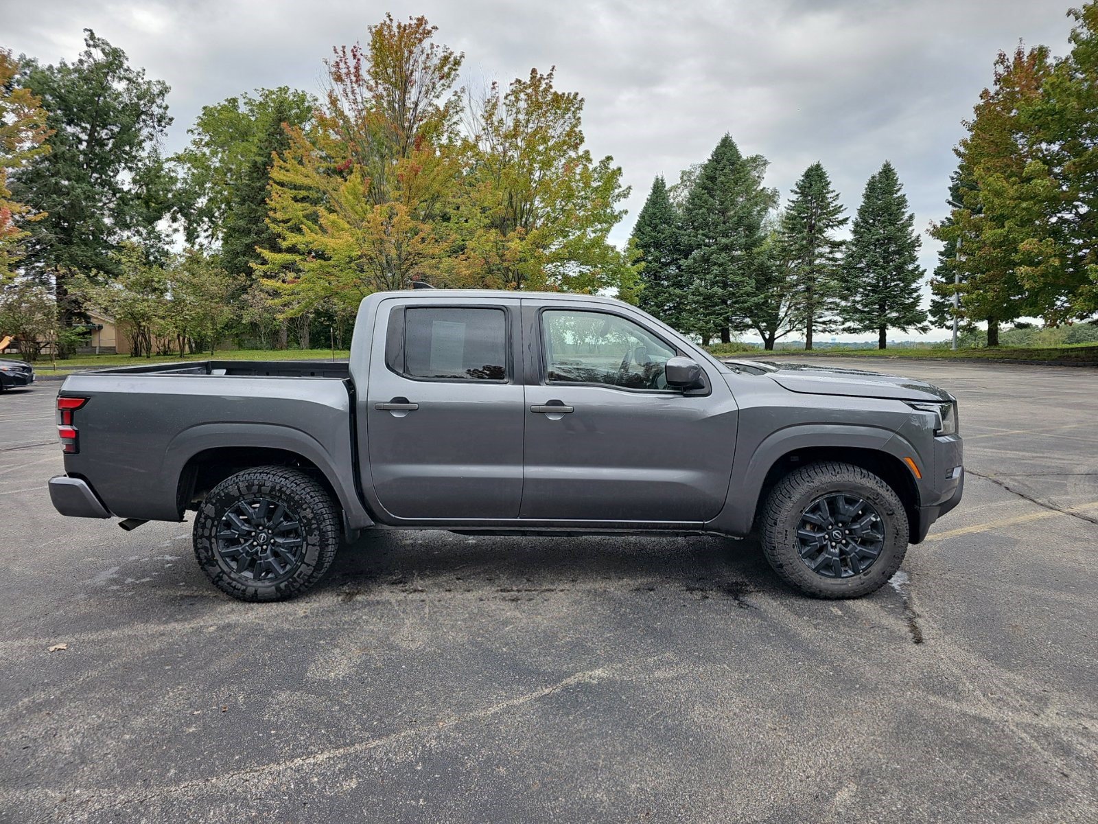 Used 2022 Nissan Frontier SV AWD/4WD image 7