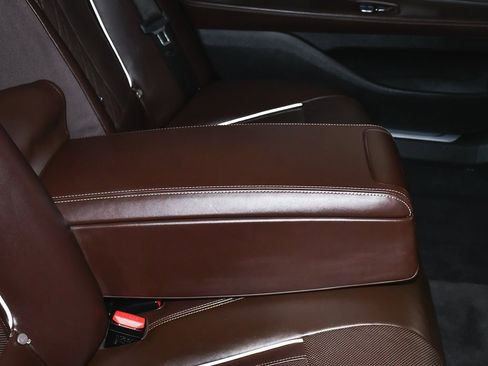 Used 2022 BMW 750i xDrive w/ Executive Package image 75